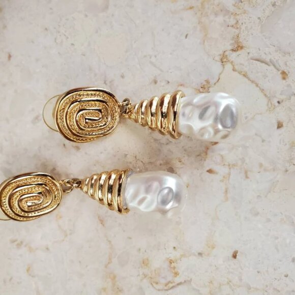 Etruscan Faux Baroque Pearl Drop Earrings - Picture 9 of 9